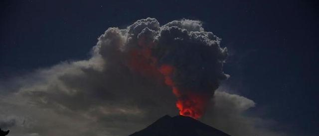 2020 年初全球多灾多难，疫情爆发影响无数人生活