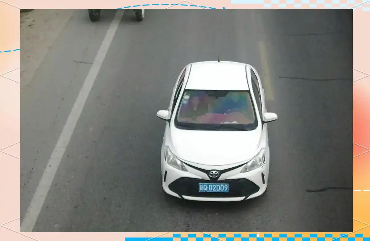 交通违法行为曝光案例_未系安全带交通违法案例_违章警示