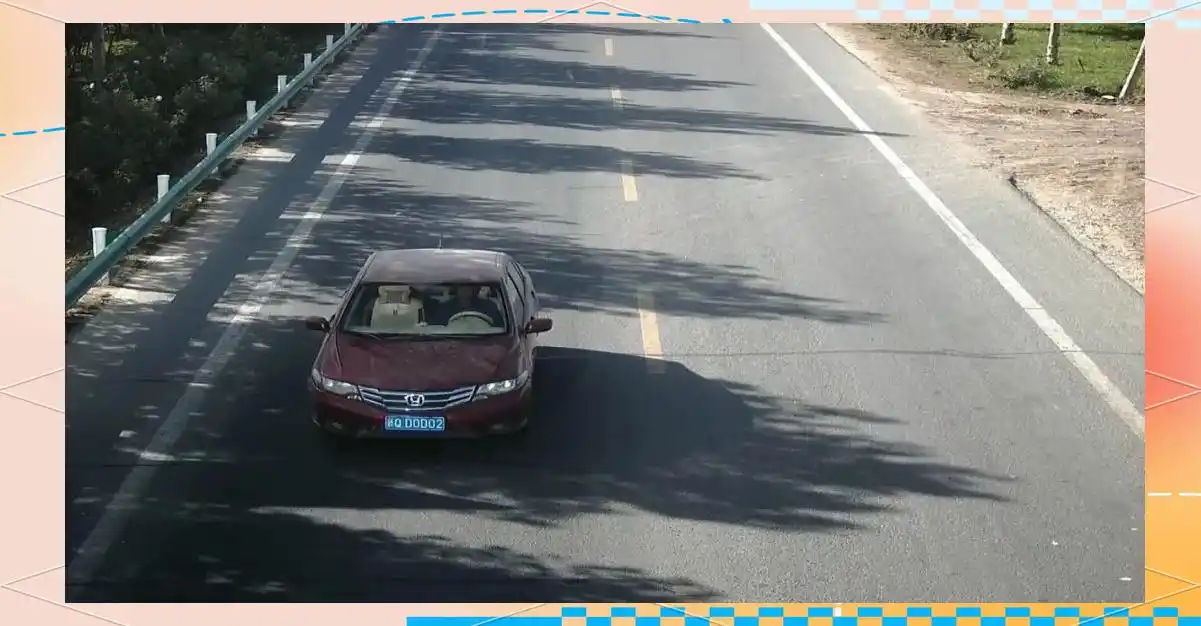 未系安全带交通违法案例_交通违法行为曝光案例_违章警示