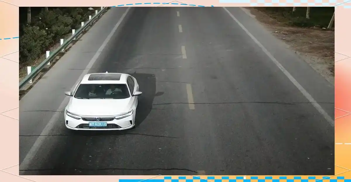 未系安全带交通违法案例_违章警示_交通违法行为曝光案例